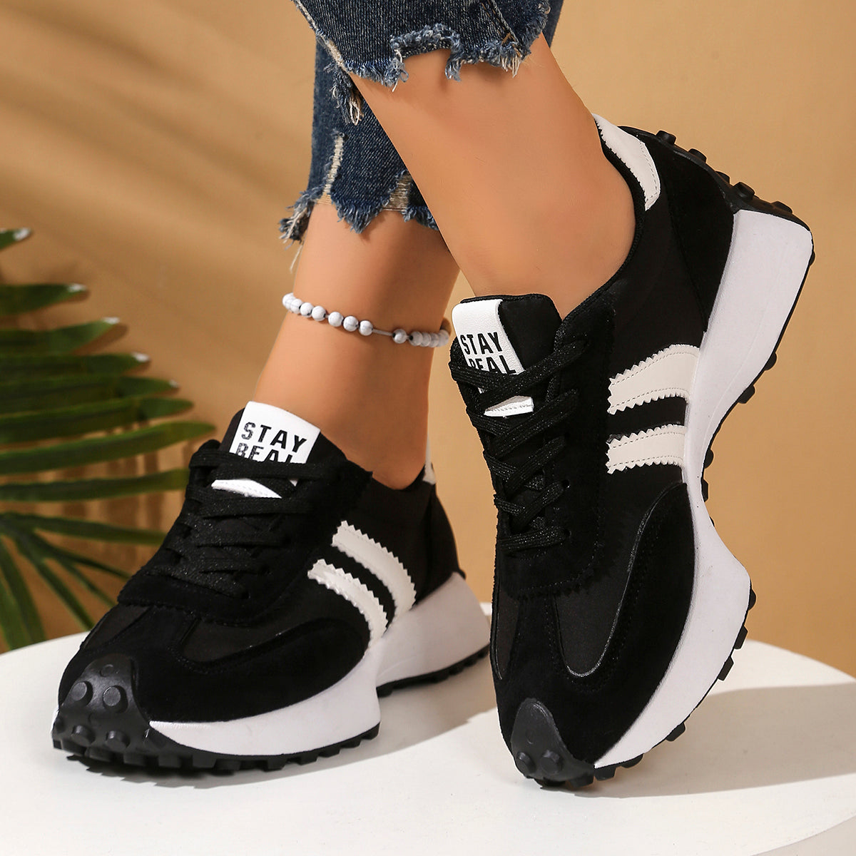 🔥 50% zniżki tylko dziś! Nie przegap! ⏰ Ergonomicznie zaprojektowane buty ortopedyczne – zapewniają naturalne wsparcie łuku stopy 👞 Skutecznie łagodzą ból stóp