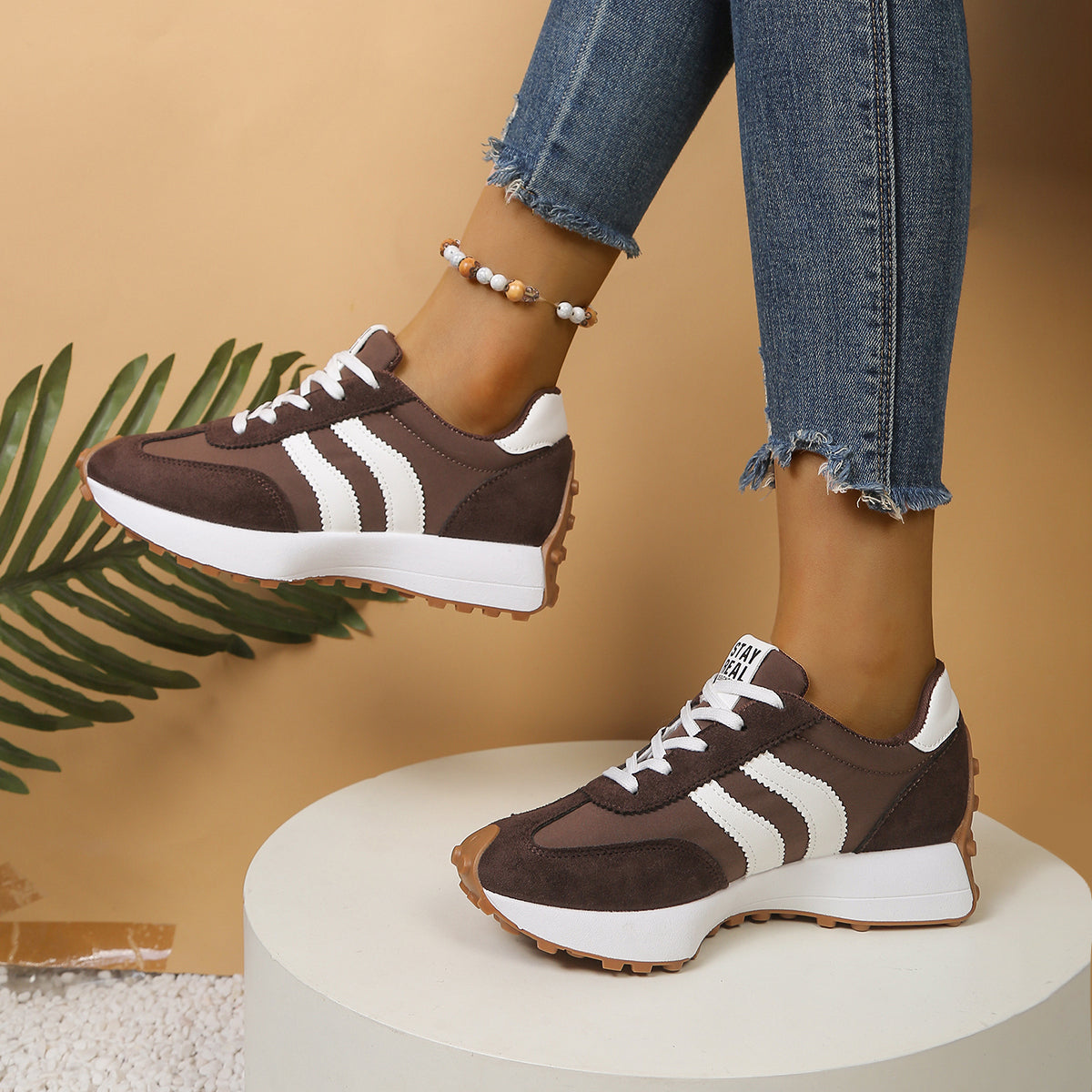 🔥 50% zniżki tylko dziś! Nie przegap! ⏰ Ergonomicznie zaprojektowane buty ortopedyczne – zapewniają naturalne wsparcie łuku stopy 👞 Skutecznie łagodzą ból stóp