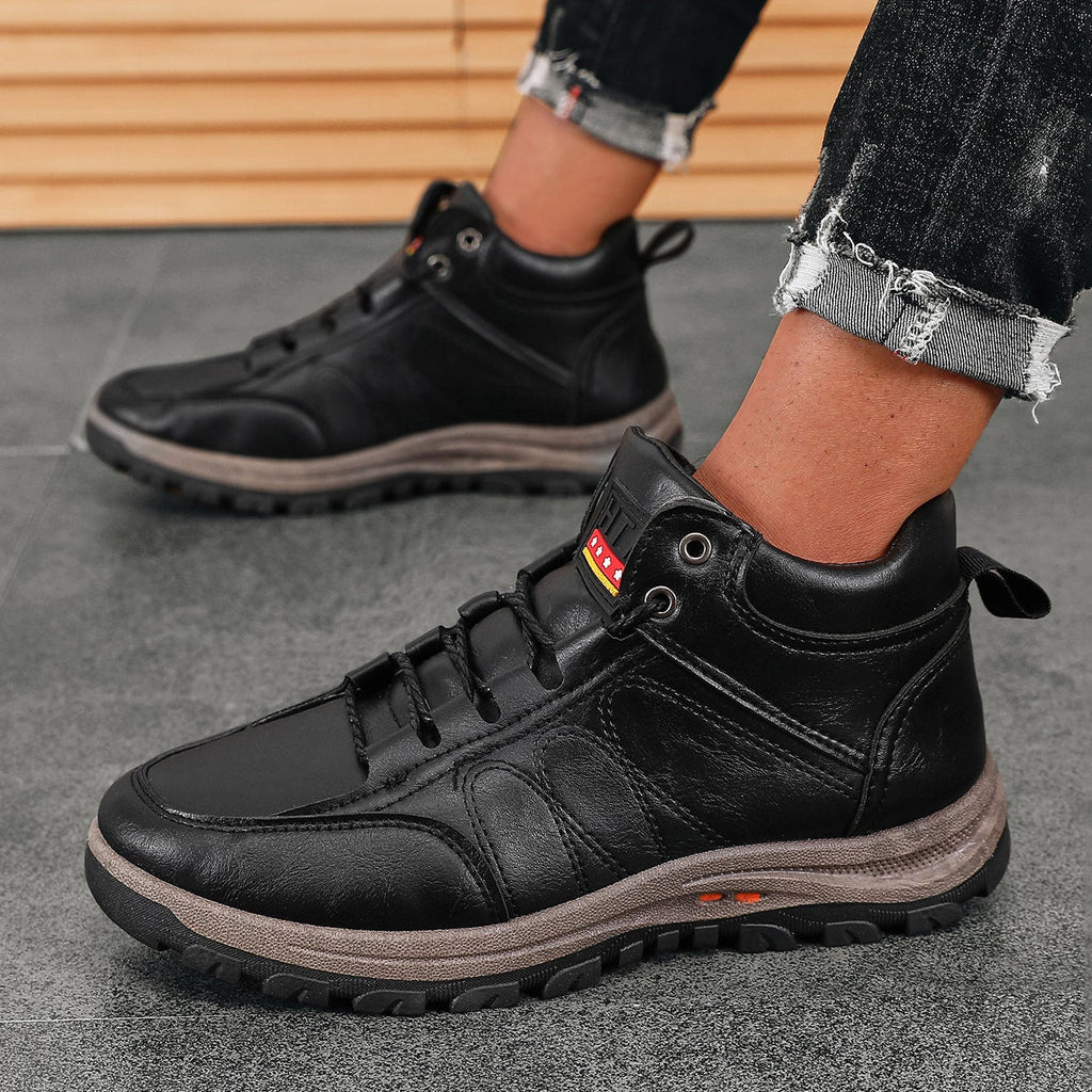 Najwyższej jakości obuwie ortopedyczne oarone® | Ergonomiczna konstrukcja zapewniająca ulgę w bólu i wygodę noszenia bez uczucia zmęczenia.